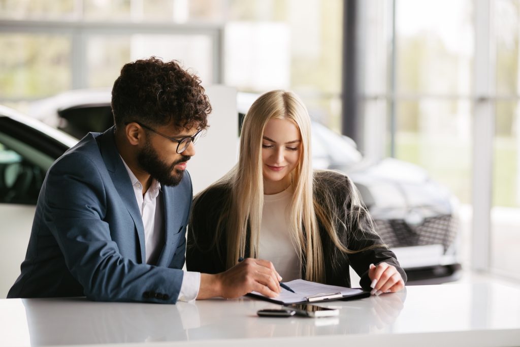 Dealer chatting customer through initial disclosure document